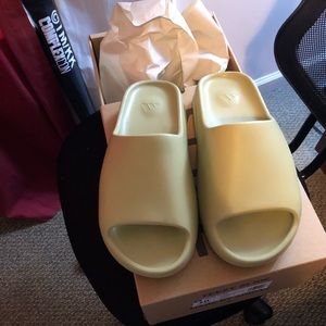 Yeezy slides resin
